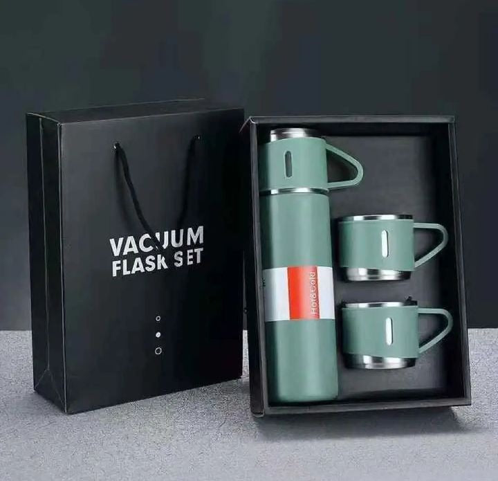 500ml Insulated Vacuum Bottle – Leakproof, Stainless Steel Travel Flask (Random Color)